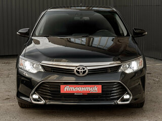 2017 Toyota Camry VII (XV50) Рестайлинг, серый, 2385000 рублей, вид 2