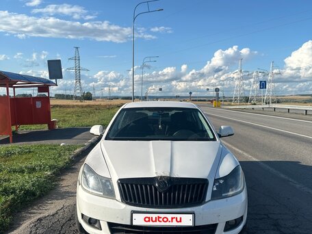 2012 Skoda Octavia II (A5) Рестайлинг, белый, 800000 рублей, вид 2