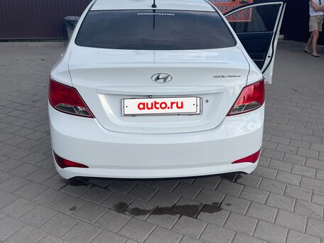 2015 Hyundai Solaris I Рестайлинг, белый, 615000 рублей, вид 3
