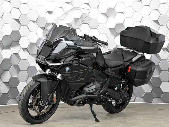 2025 BMW R 1300 RT, чёрный, 2949000 рублей - вид 1