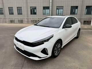 2023 Kia K3 II (China Market) Рестайлинг, белый, 1800000 рублей, вид 3