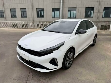 2023 Kia K3 II (China Market) Рестайлинг, белый, 1800000 рублей, вид 3