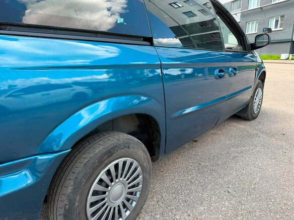 2001 Dodge Caravan 3-speed IV, зелёный - вид 9