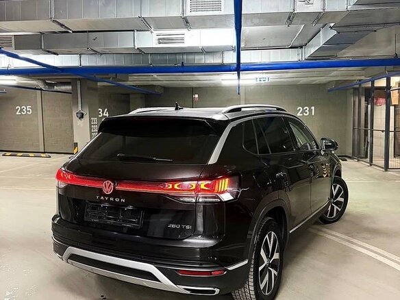 2023 Volkswagen Tayron I Рестайлинг, чёрный, 2350000 рублей - вид 2