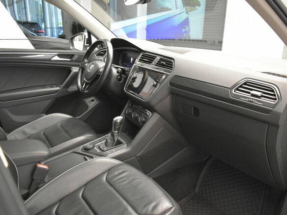 2019 Volkswagen Tiguan II, белый - вид 23