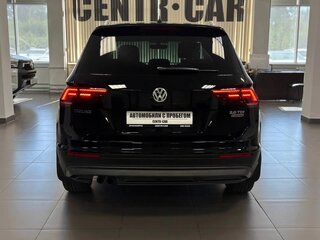 2017 Volkswagen Tiguan II, чёрный, 2250000 рублей, вид 4
