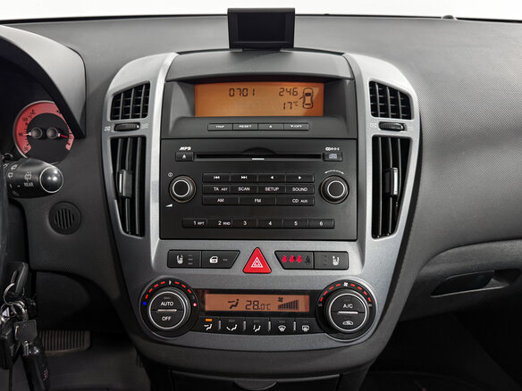 2008 Kia Ceed I, белый - вид 16