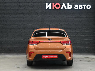 2017 Kia Rio IV, оранжевый, 1120000 рублей, вид 5