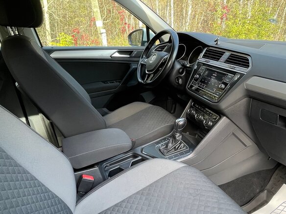 2018 Volkswagen Tiguan II, белый - вид 14