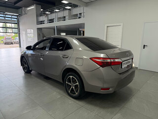 2014 Toyota Corolla XI (E160, E170, E180), серебристый, 830000 рублей, вид 4