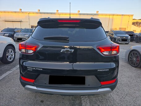 2021 Chevrolet TrailBlazer III, чёрный, 2000000 рублей, вид 5