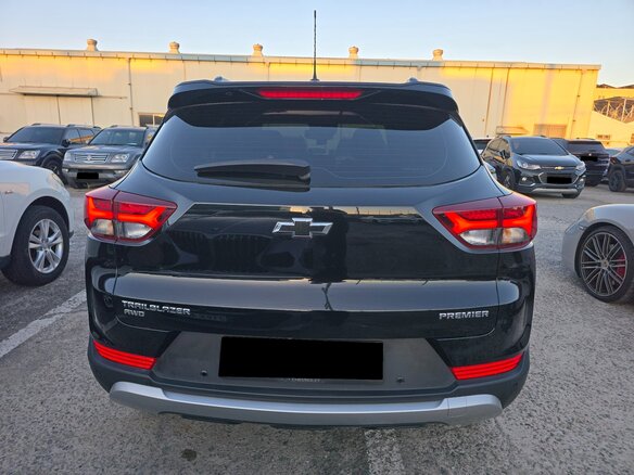 2021 Chevrolet TrailBlazer III, чёрный, 2000000 рублей - вид 4