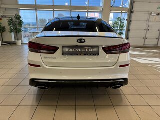 2018 Kia Optima IV Рестайлинг, белый, 1815000 рублей, вид 4