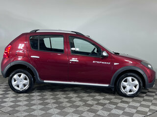 2013 Renault Sandero Stepway I, красный, 797000 рублей, вид 4