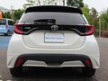 2023 Toyota Yaris IV, белый, 1150400 рублей - вид 5