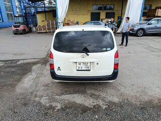 2017 Toyota Succeed I Рестайлинг, белый, 800000 рублей, вид 2