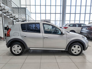 2014 Renault Sandero Stepway I, серый, 650000 рублей, вид 4