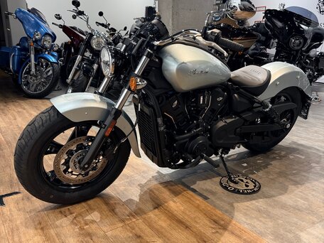 2025 Indian Scout, серебристый, 1799000 рублей, вид 4