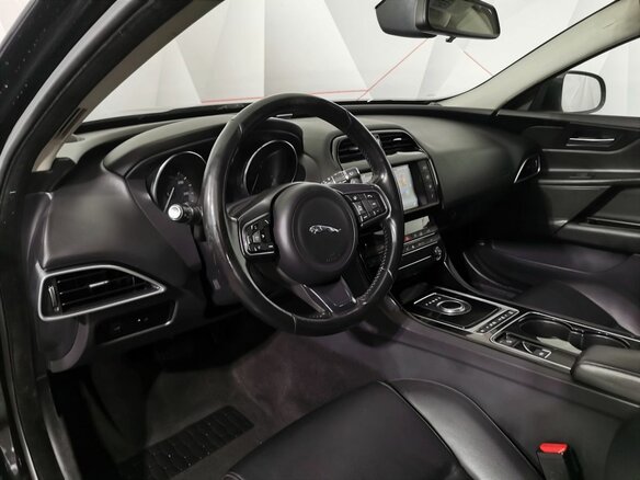 2017 Jaguar XE I, чёрный, 1595000 рублей - вид 16