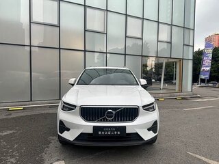 2024 Volvo XC40 I Рестайлинг, белый, 3085339 рублей, вид 2