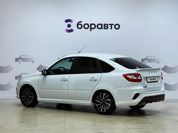 2026 Lada (ВАЗ) Granta Sport I Рестайлинг, белый, 1556000 рублей - вид 4