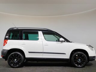2012 Skoda Yeti I, белый, 700000 рублей, вид 4