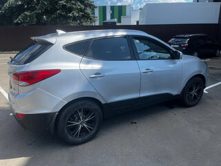 2013 Hyundai ix35 I Рестайлинг, серебристый, 1550000 рублей, вид 4