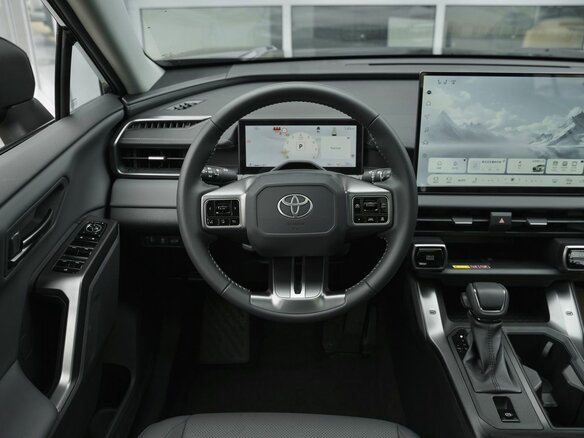 2026 Toyota RAV4 VI (XA60), чёрный, 4750000 рублей - вид 10