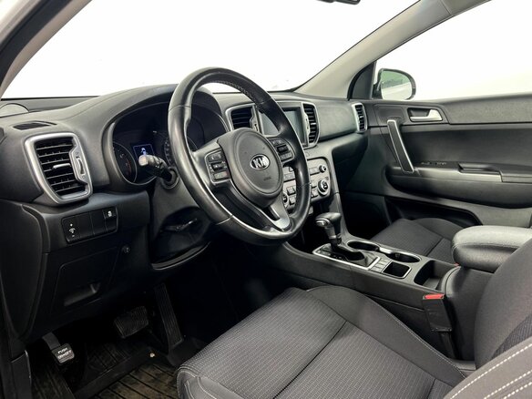 2017 Kia Sportage IV, белый, 1930000 рублей - вид 9