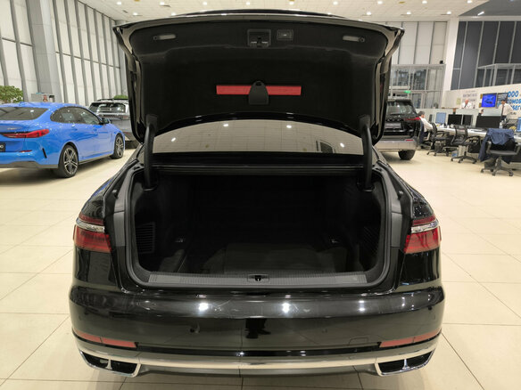 2018 Audi A8 55 TFSI IV (D5), чёрный, 3099000 рублей - вид 9