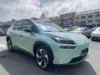 2022 Aion Y Plus 77 kWh, голубой, 1380000 рублей, вид 3