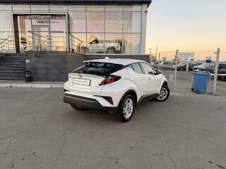 2019 Toyota C-HR I Рестайлинг, белый, 2370000 рублей, вид 5