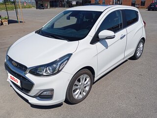 2018 Chevrolet Spark IV Рестайлинг, белый, 990000 рублей, вид 1