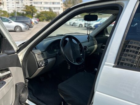 2011 Lada (ВАЗ) Priora I, белый, 380000 рублей, вид 4