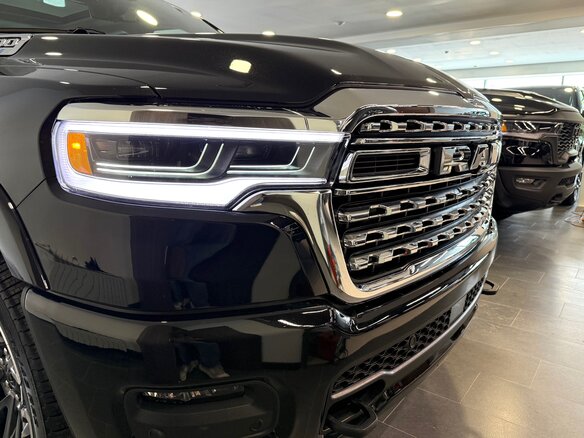 2026 Ram 1500 Crew Cab eTorque V Рестайлинг, чёрный, 11290000 рублей - вид 5
