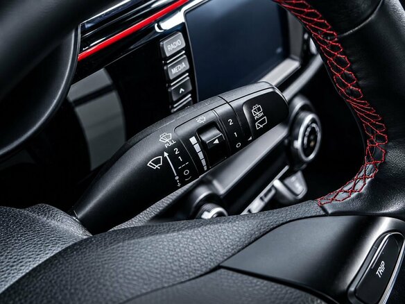 2020 Kia Rio X-Line IV, белый - вид 17