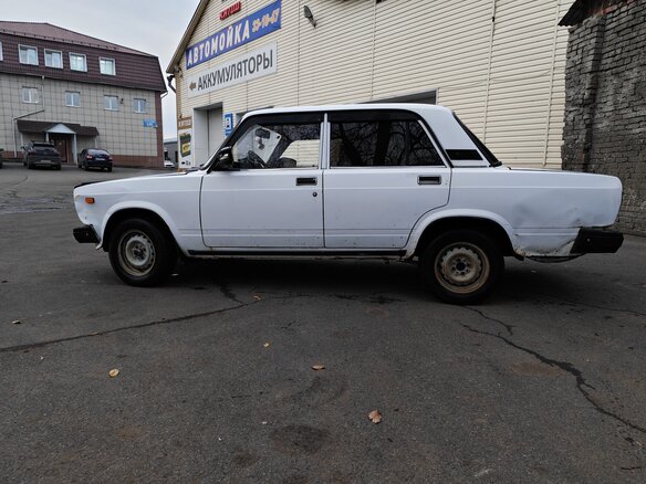2005 Lada (ВАЗ) 2107, белый, 170000 рублей - вид 8