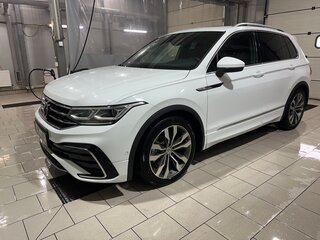 2021 Volkswagen Tiguan II Рестайлинг, белый, 4400000 рублей, вид 3