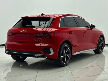 2023 Audi A3 Sportback 35 TFSI IV (8Y), красный, 1980000 рублей, вид 5