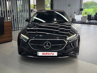 2025 Mercedes-Benz E-Класс 200 VI (W214, S214), чёрный, 6529700 рублей, вид 3
