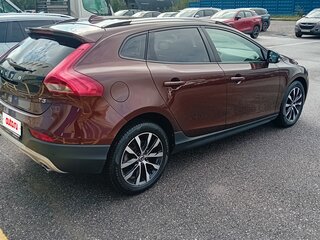 2018 Volvo V40 Cross Country I Рестайлинг, пурпурный, 1750000 рублей, вид 3