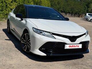 2020 Toyota Camry VIII (XV70), белый, 4350000 рублей, вид 1