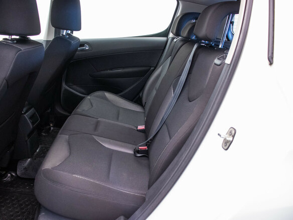 2009 Peugeot 308 I, белый - вид 10