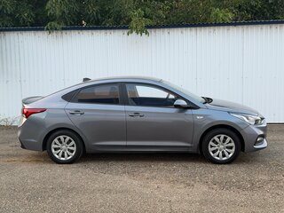 2019 Hyundai Solaris II, серый, 1360000 рублей, вид 2