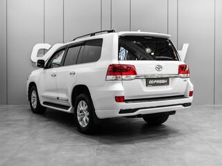 2016 Toyota Land Cruiser 200 Series Рестайлинг 2, белый, 5250000 рублей, вид 2
