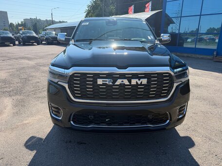 2026 Ram 1500 Crew Cab V Рестайлинг, чёрный, 12299999 рублей, вид 4
