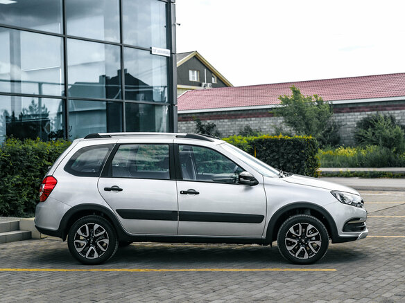2026 Lada (ВАЗ) Granta Cross I Рестайлинг, серебристый - вид 5