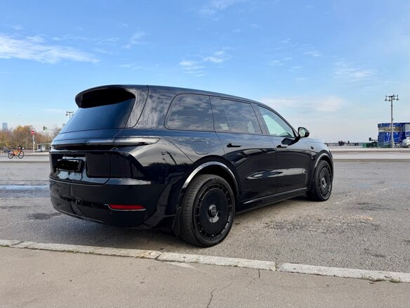 2023 Li Auto (Lixiang) L9 44.5 kWh I, чёрный, 8750000 рублей - вид 1