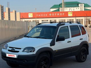 2016 Chevrolet Niva I Рестайлинг, белый, 750000 рублей, вид 3