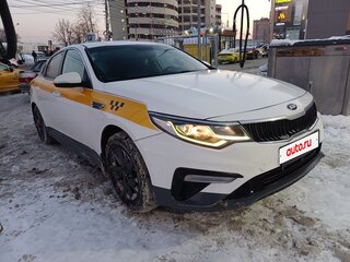 2019 Kia Optima IV Рестайлинг, белый, 1120000 рублей, вид 3